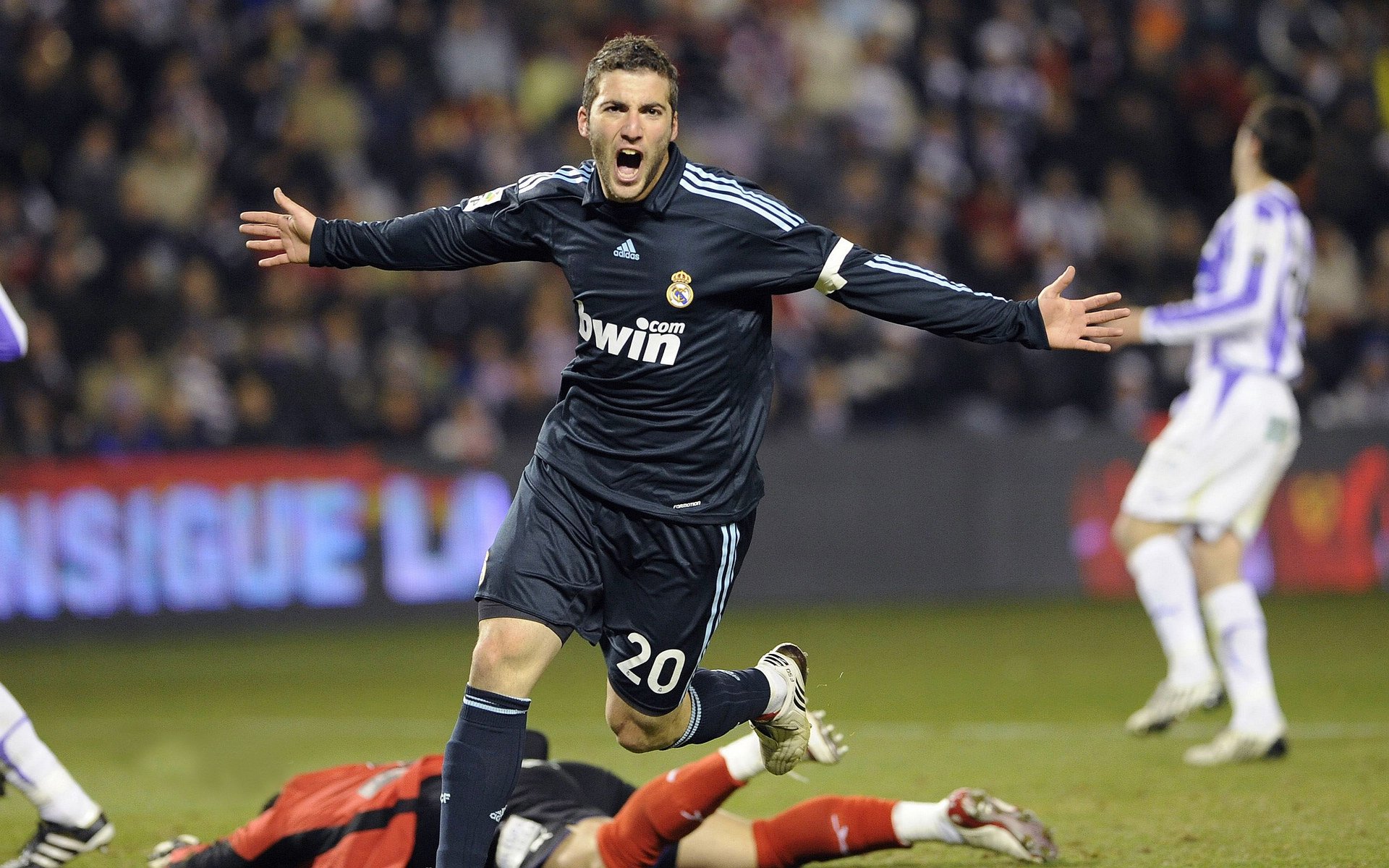 复刻“威少抢哈登MVP”神迹?单核字母17项第一喊话亚历山大